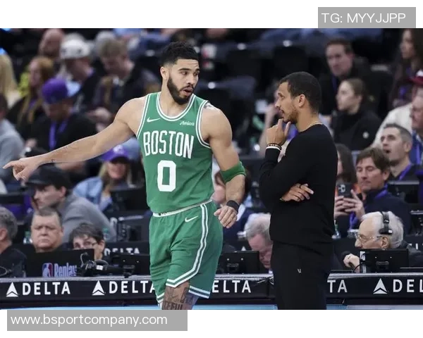 马祖拉强调塔图姆康复过程中的持续进展与稳步推进的重要性